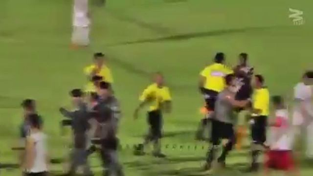 Реакции футболистов на штрафные карточки смотреть онлайн