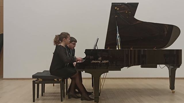 Гардель Танго "Por Una Cabeza" в переложении для фортепиано в 4 руки смотреть онлайн