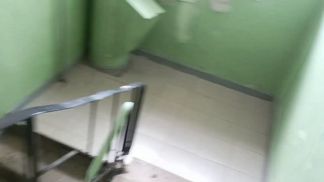 Осматриваю подъезд Энтузиастов 34, подъезд 2 смотреть онлайн