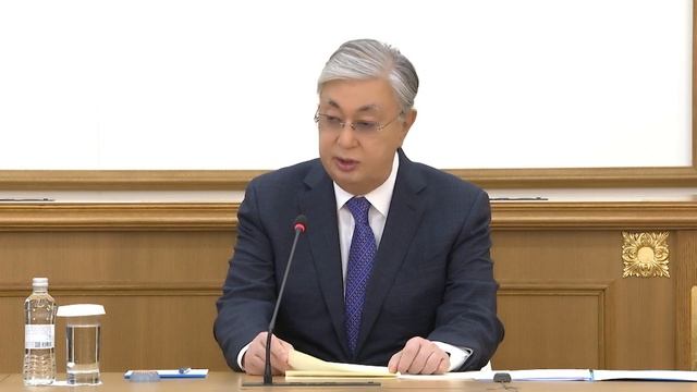 Глава государства провел встречу с судьями Конституционного Суда смотреть онлайн