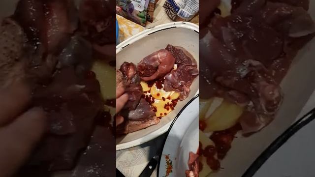 Охотничьи рецепты. Глухарь с картофелем и брусникой. смотреть онлайн