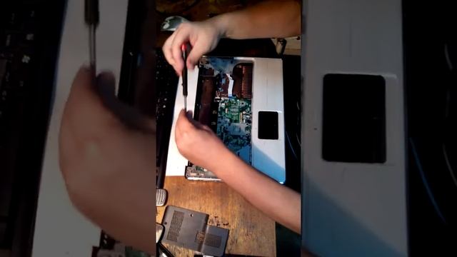 Реальные Мастера !!! Разборка HP dv6-2055er смотреть онлайн