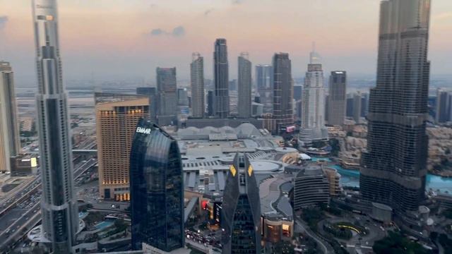 Смотровая площадка с видом на Бурдж-Халифу и стеклянная горка в Дубае. Sky View Dubai | Vlog смотреть онлайн