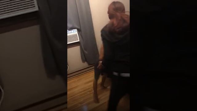 Сестры Сделали Брата Невидимым с Помощью Простого Трюка. Только Ему Не Смешно смотреть онлайн