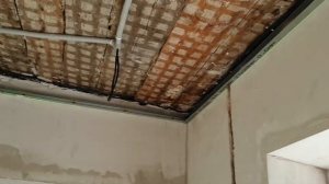 Потолок из гипсокартона и немного электрики