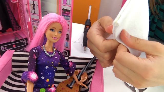 Делаем пенал для Барби своими руками - Видео для девочек