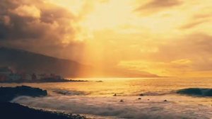 Я влюбился в первый раз в цвет твоих глаз.