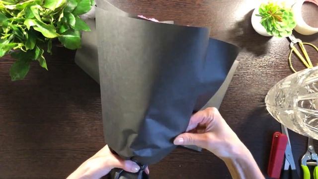 Как собрать букет из черешни на основе (каркасе). Как сделать основу для съедобного букета. смотреть онлайн