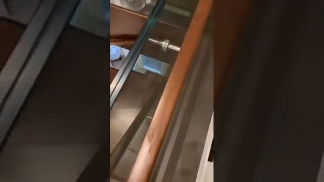Стеклянная лестница смотреть онлайн