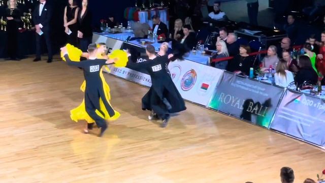 Михаил Майданюк и Анна Снегирь Royal Ball 2021 Взрослые St Viennese Waltz смотреть онлайн