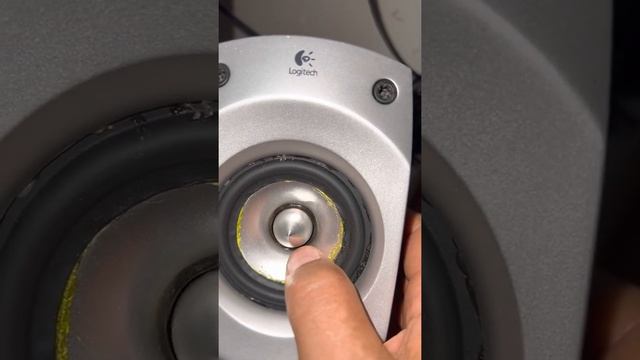 Logitech Z5500 Hoparlör Körük Yenileme смотреть онлайн