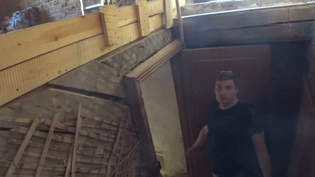 Уникальная квартира в старом фонде. смотреть онлайн