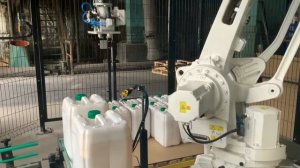 Роботизированный комплекс по укладке 20л канистр на паллету