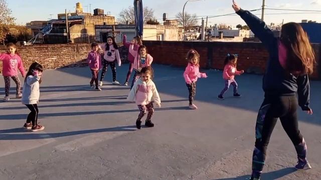 Zumba Kids - Dance Monkey Tones And I смотреть онлайн