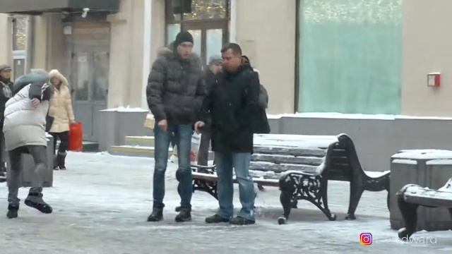 ПРАНК / EDWARD BIL - НОВОГОДНИЙ БЕСПРЕДЕЛ / РЕАКЦИЯ ЛЮДЕЙ НА МОИ ВЫХОДКИ смотреть онлайн