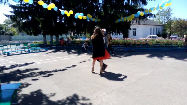 Когда сестра хочет тебя развеселить) смотреть онлайн
