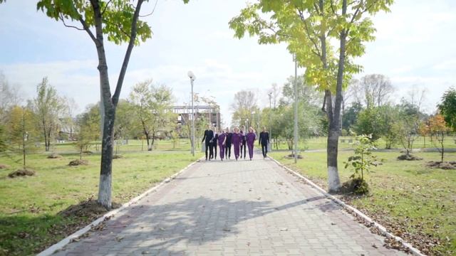 Давайте выпьем за встречу друзья