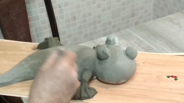 Фигурка для поднятия настроения. Как сделать поделку для сада из цемента и песка. смотреть онлайн