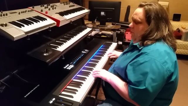 A look at my Komplete Kontrol S88 Keyboard from Native Instruments смотреть онлайн