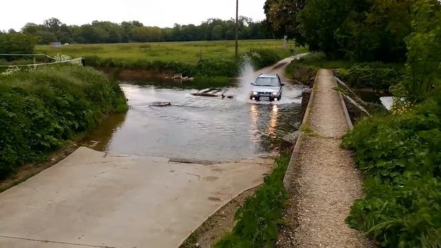 Forester SF5 crossing the river смотреть онлайн