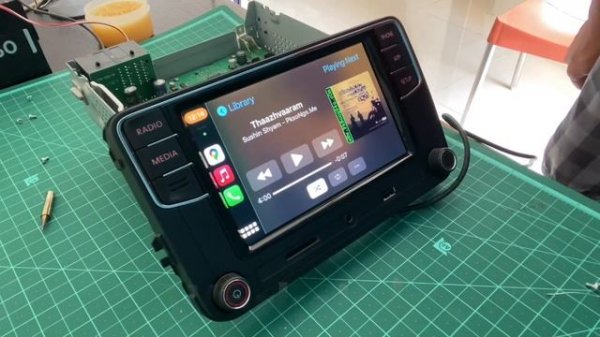 RCD 330, 340 head unit - Adding a rear USB port