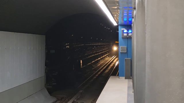 Az utolsó előtti metrók a Kálvin téren (2022.08.17) смотреть онлайн