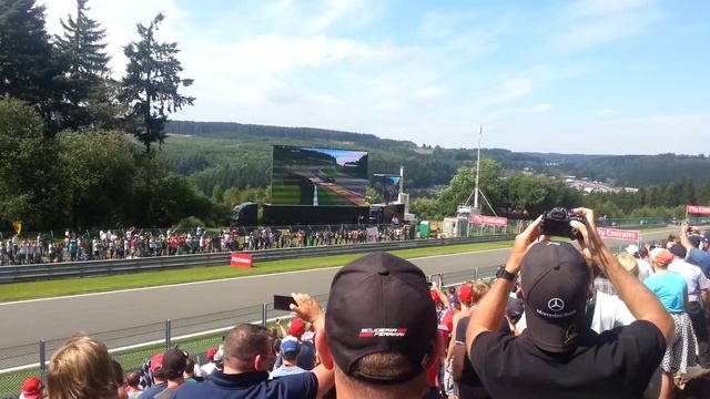 F1 - Spa Start - 2015 Grandstand - Kemmel Straight смотреть онлайн