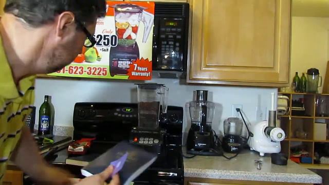 Eight O-Clock Coffee beans blended up with blender (Mormons don't drink coffee) смотреть онлайн