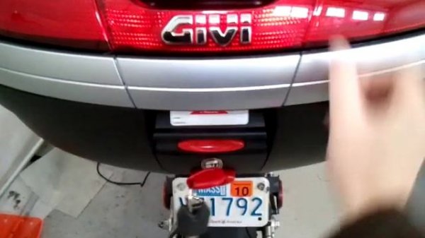 Givi Case: How to open and close a GIvi Case