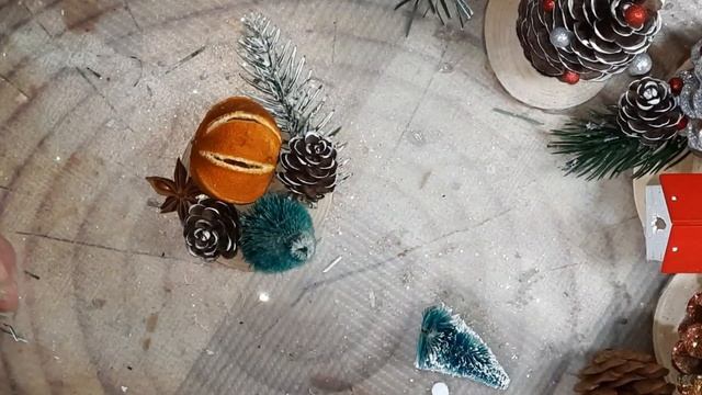 Мини- елочка из одной шишки. смотреть онлайн