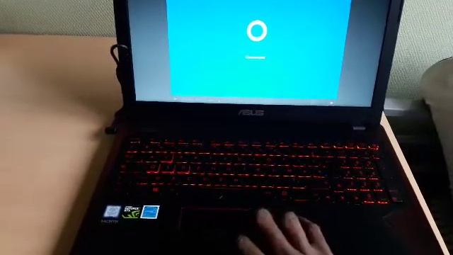 Unboxing Asus PC Portable Gamer FX553VE-DM380T смотреть онлайн