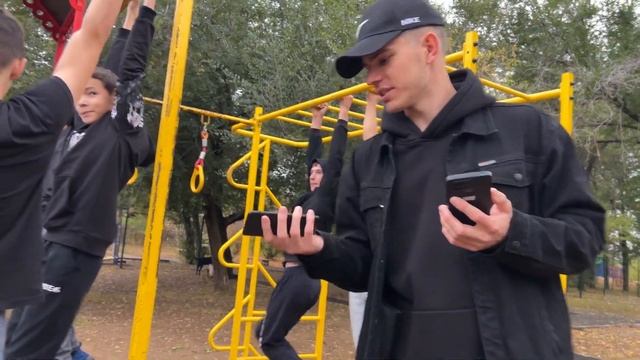 ПРОВИСИ ДОЛЬШЕ ВСЕХ И ЗАБЕРИ ПРИЗ смотреть онлайн