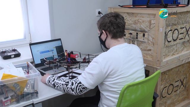 Курганский «Кванториум» открывает ребятам целый Космос! смотреть онлайн