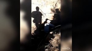 Как просунуть пластиковую трубу в старую стальную. Труба в трубу.