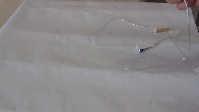 Капельный полив из медицинской капельницы смотреть онлайн