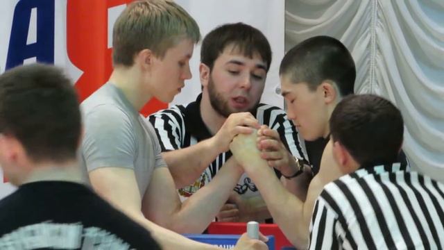 Armwrestling Мамонов - Басаров, левая рука 60кг Сибирский медведь 2016 смотреть онлайн