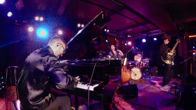 Valeriy Stepanov Acoustic Quartet – In Flight (Live) [Zoom Q2n] смотреть онлайн