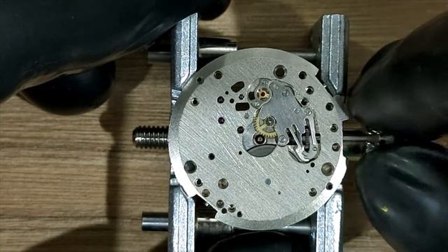 Ремонт часов Восток, механизм 2409 часть 2. Сборка. смотреть онлайн