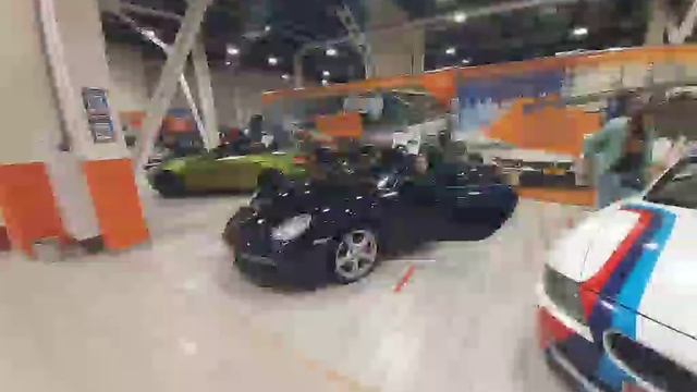 Выставка машин. Супер тачки. Саратов. смотреть онлайн