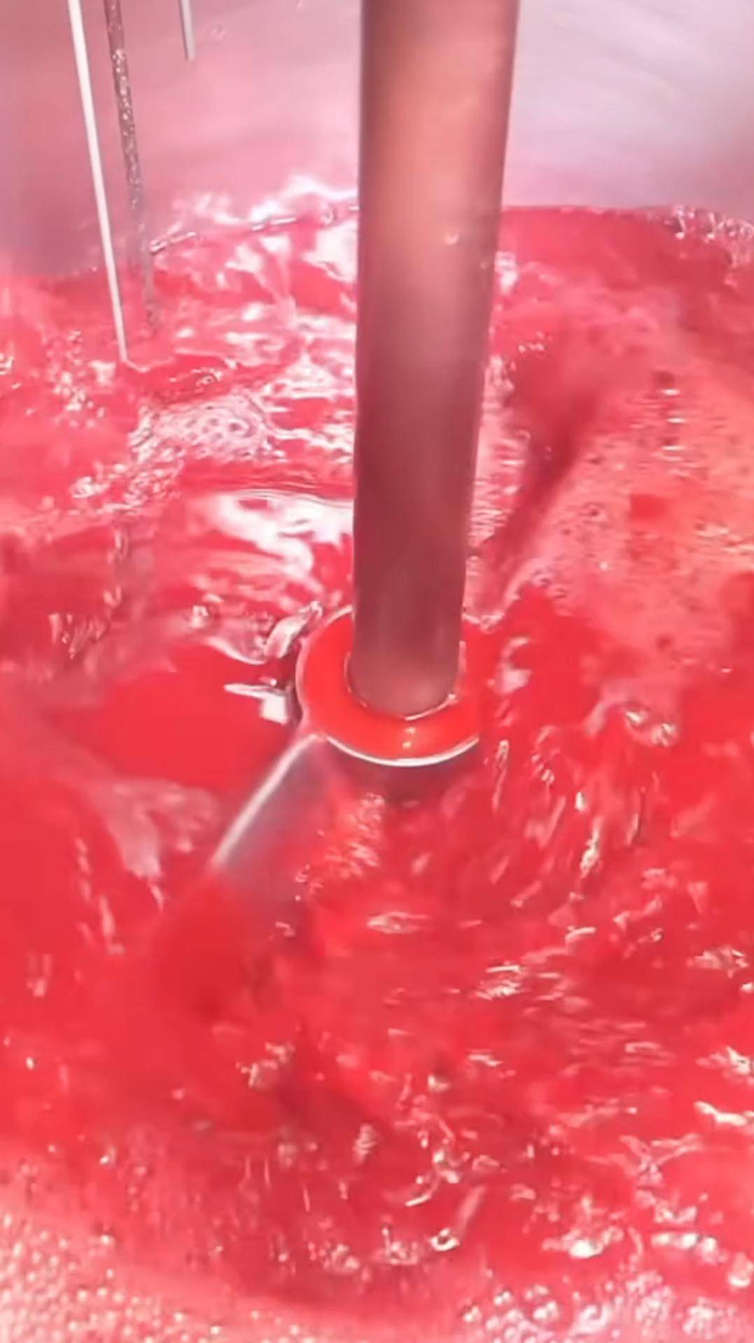 Изготовление сока из овощей #shorts #овощи #фрукты #сок смотреть онлайн