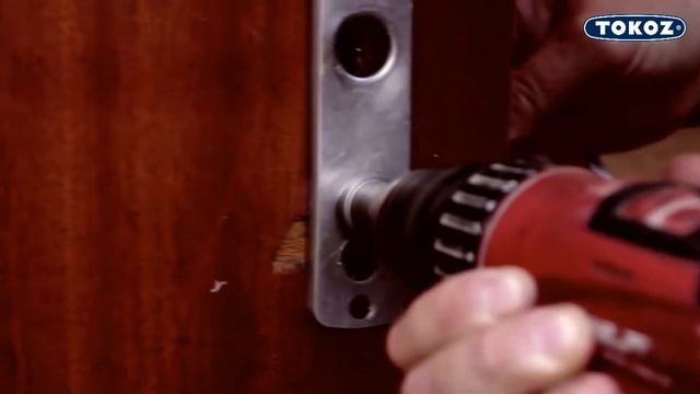 Сверление дискового цилиндра Tokoz PRO 400 алмазной коронкой и сверлом смотреть онлайн