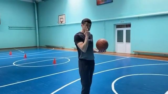 Ведение мяча в баскетболе, 2 шага и бросок в кольцо