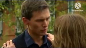 Она не любит тебя! Думает что любит тебя! Да она не может любить меня!