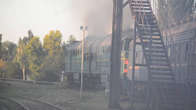 2ТЭ116-1419/1207 отправляется с поездом №228 сообщением Бердянск-Киев,ст.Бердянск. смотреть онлайн
