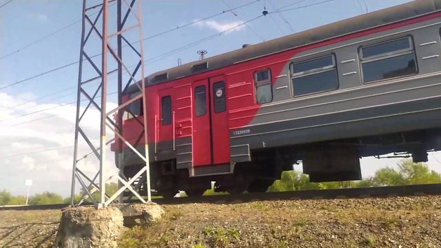 Электропоезд Новокузнецк Тырган прибывает на оп Разъезд Водный время 16.20 дата 31.08.22 смотреть онлайн