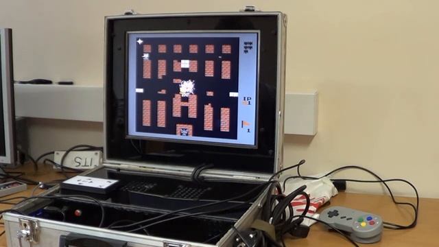 Console emulator in a briefcase demo смотреть онлайн