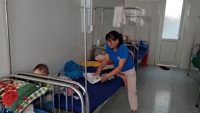 Single Mother: Extremely Worried When She Runs Out Of Money For Food