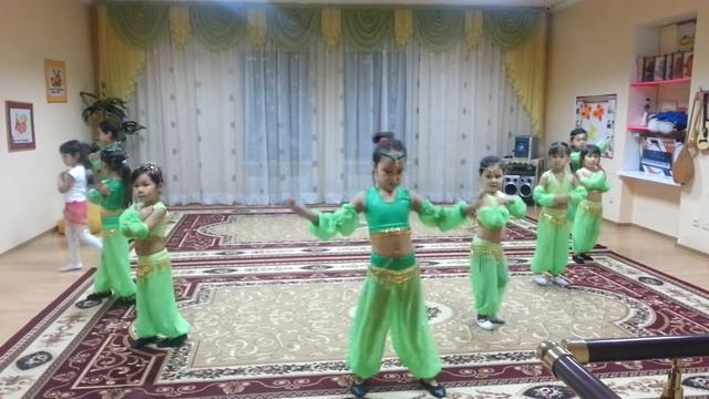 Royal Dance Club. Танец "Восток" смотреть онлайн