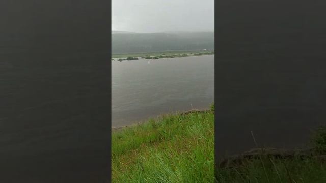 Усть-Кут заливают дожди, река Лена поднимается не по дням, а по часам смотреть онлайн