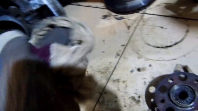 Мерседес W204 замена ступичного подшипника (Омск).mp4 смотреть онлайн